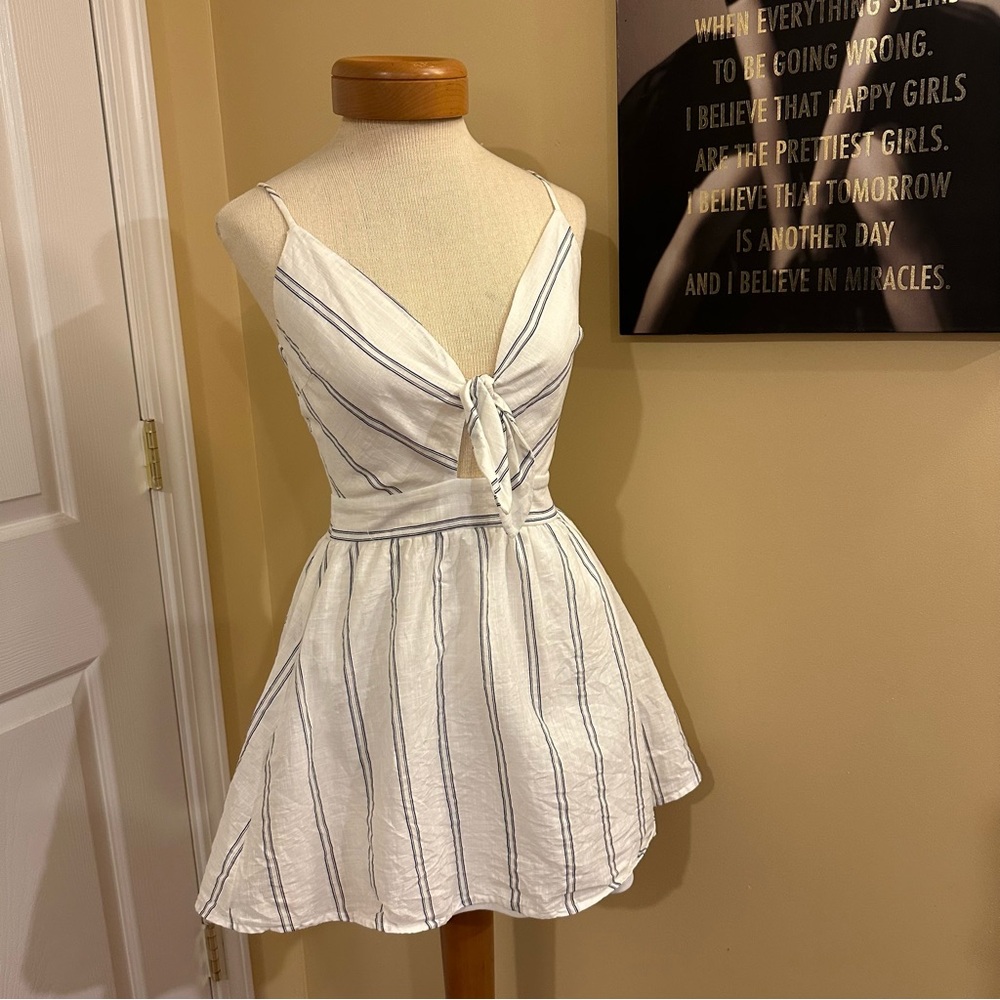 Charlotte Russe Keyhole stripped short dress Size S